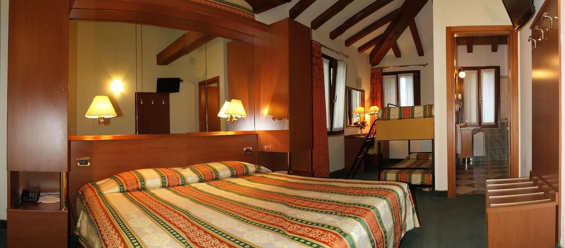 Hotel Antico Moro Chirignago-Zelarino 3*,  Italy