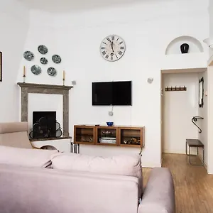 attractive-apartment-in-navigli-area.it-lombardy.com/